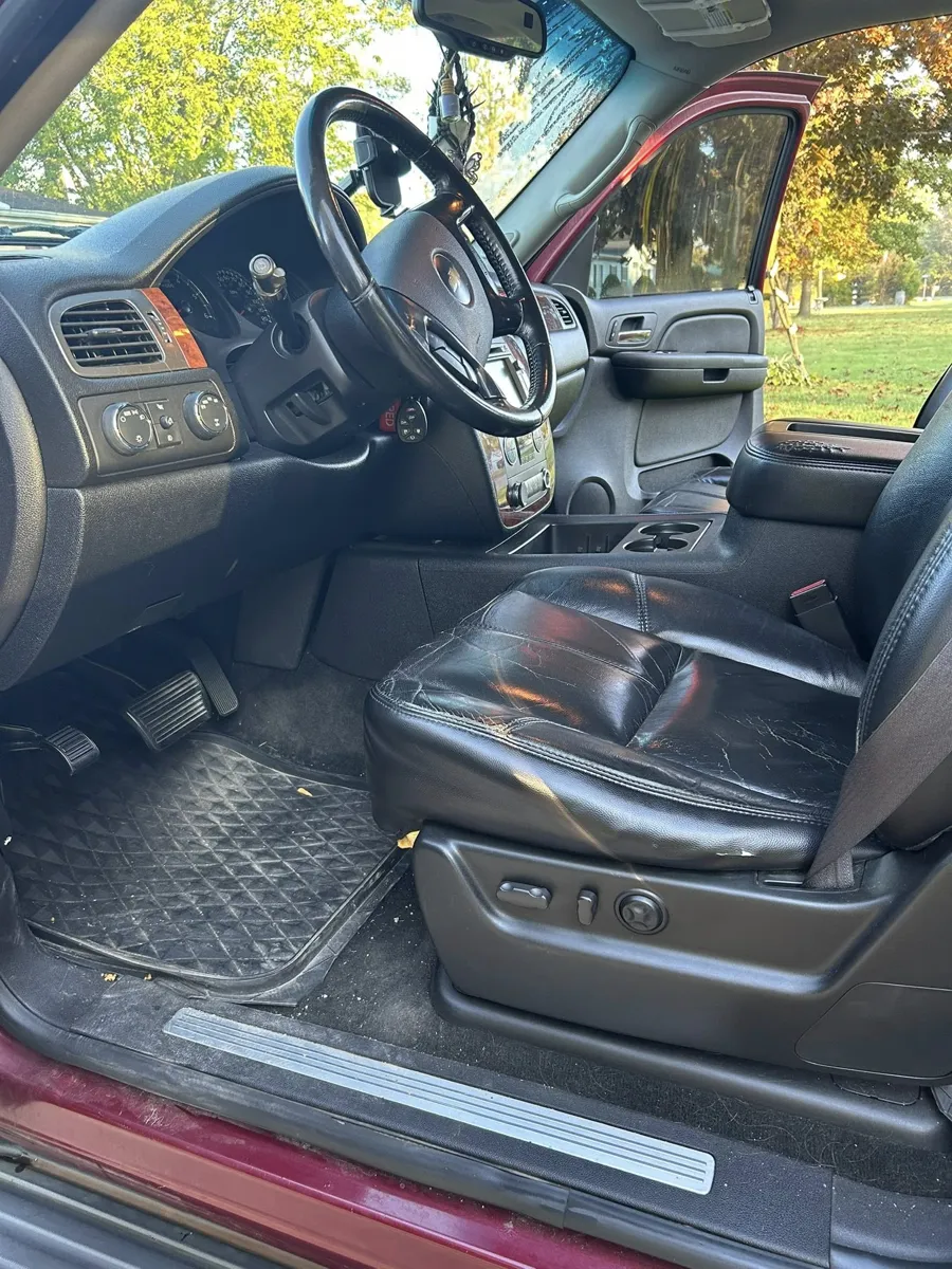 Chevy Tahoe driver side after an interior detail